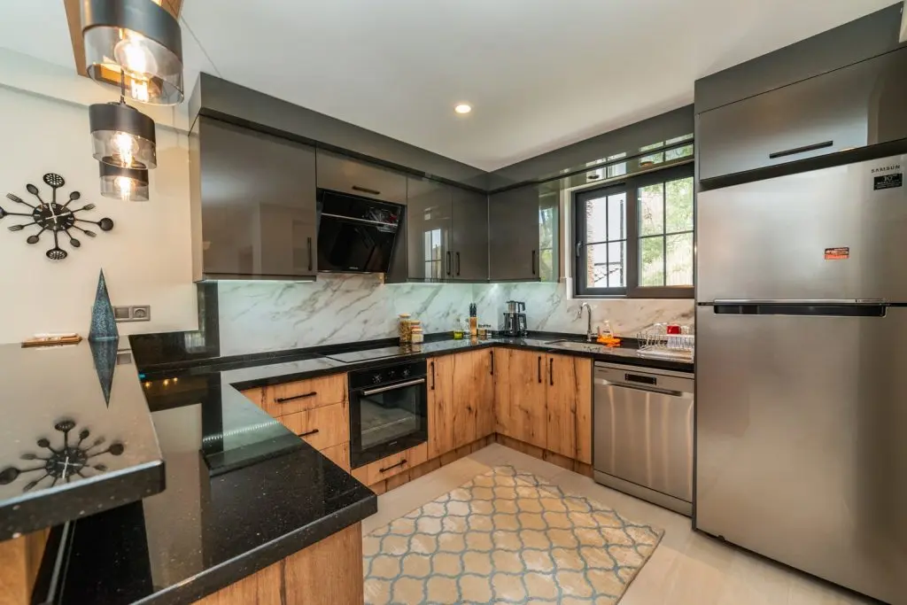 Fitted kitchen